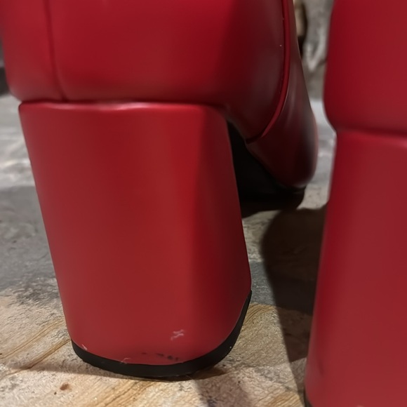 Red faux leather bootie 3” heel size 6 - Picture 9 of 10